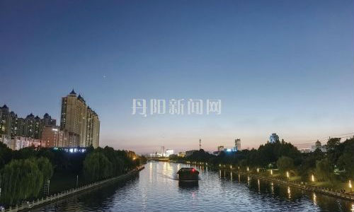 九曲河畔邂逅星月美景 我市迎来金星伴月天象