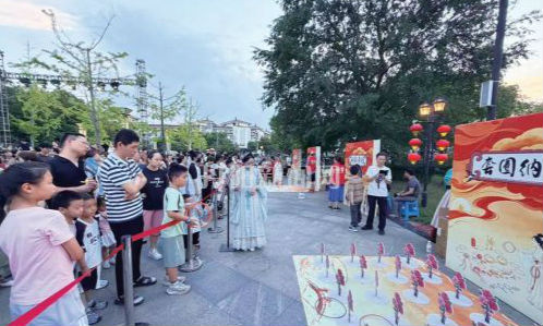 七夕游园歌会在万善公园浪漫上演
