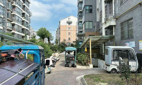 “能否合理增设小区地面充电点位？”