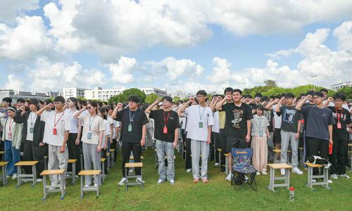 丹阳中专、丹阳技校举行新学期开学典礼