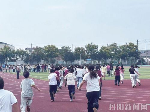 荆林学校开展防空疏散演练活动
